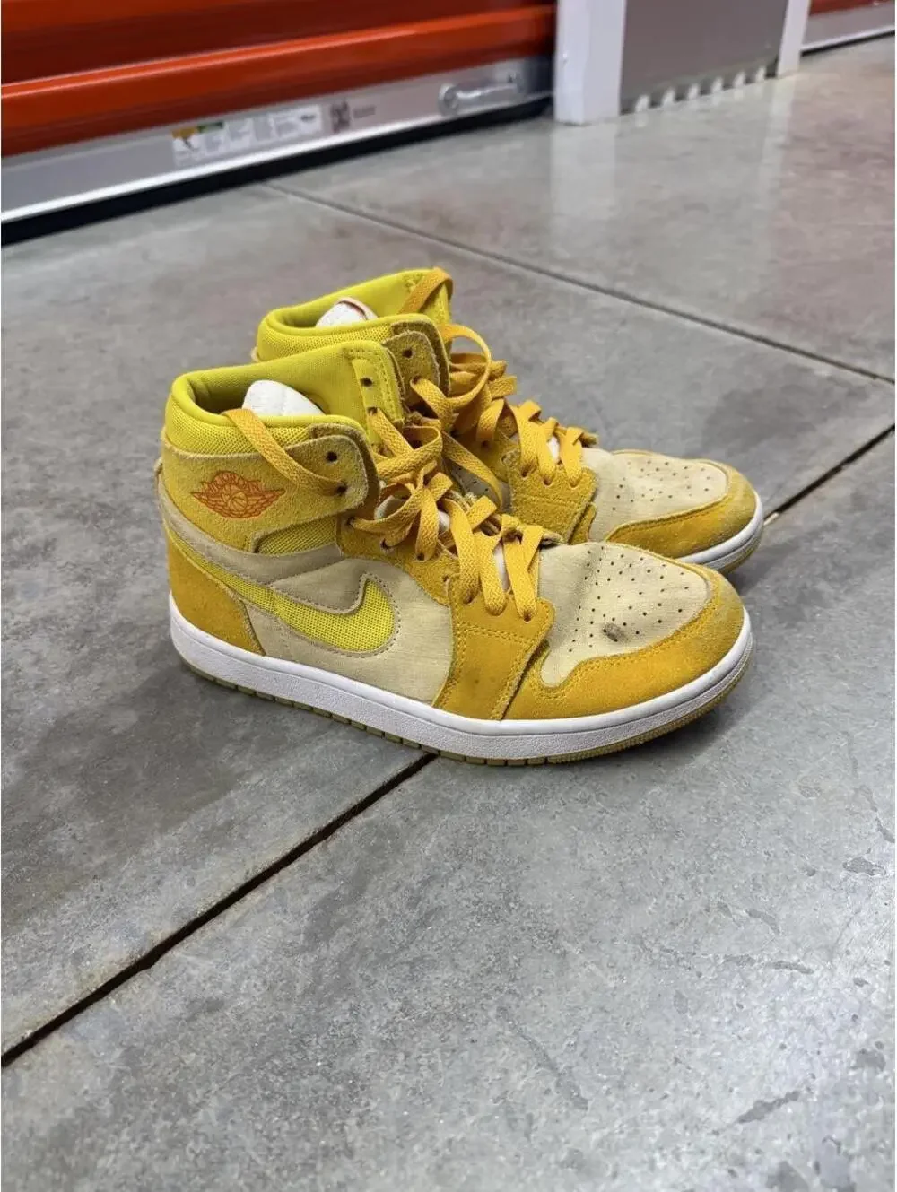 nike air jordan 1 high zoom air cmft 2 yellow ochre basketball shoes 8 WOMENS